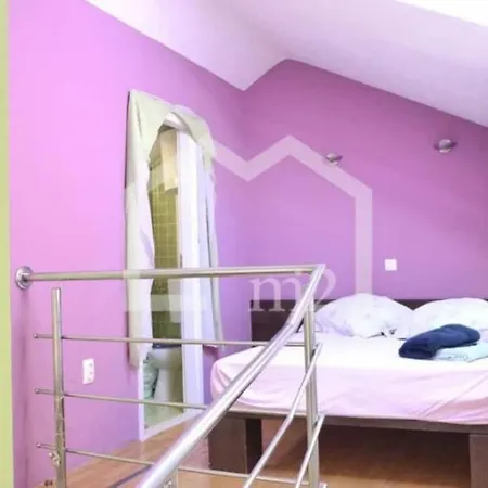 Studio Emaviolet سبليت